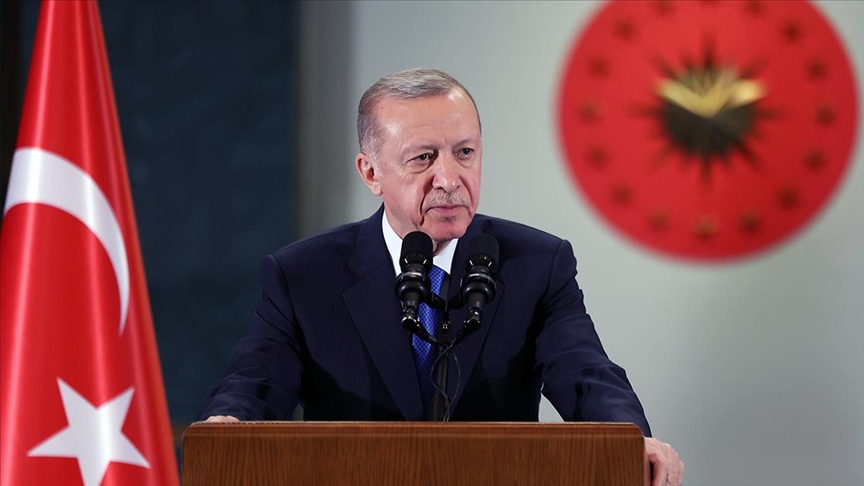 erdogan:-vazhdon-pa-nderprerje-ndertimi-i-banesave-ne-rajonet-e-goditura-nga-termetet