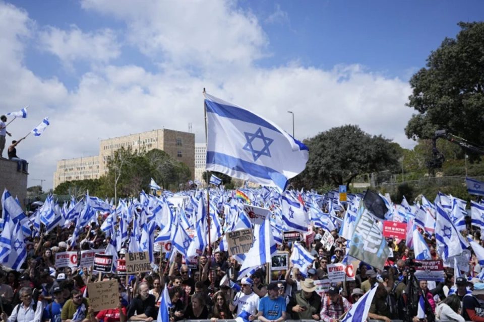 izrael-–-vazhdojne-protestat-pavaresisht-shtyrjes-se-reformes-ne-drejtesi