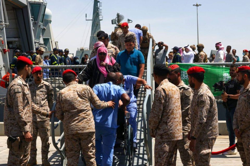 irani-dergon-avion-ne-arabine-saudite-per-te-transferuar-te-evakuuarit-nga-sudani