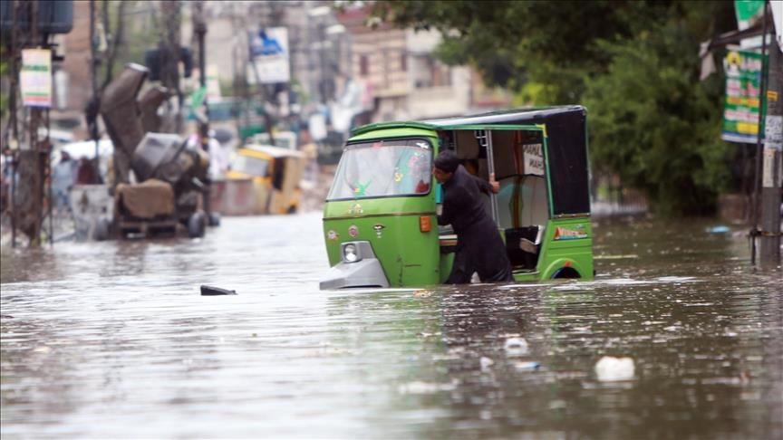 te-pakten-5-te-vdekur-nga-reshjet-masive-dhe-permbytjet-ne-pakistanin-jugperendimor-–-video