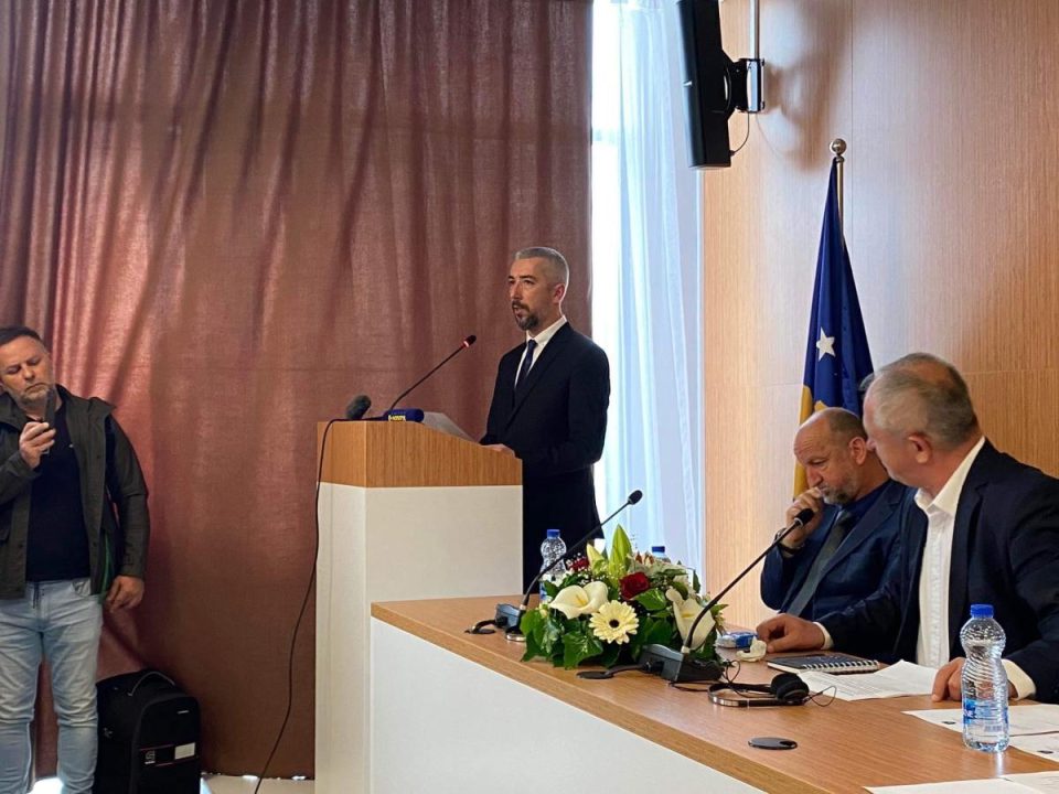 erden-atiq-betohet-si-kryetar-i-komunes-se-mitrovices-se-veriut
