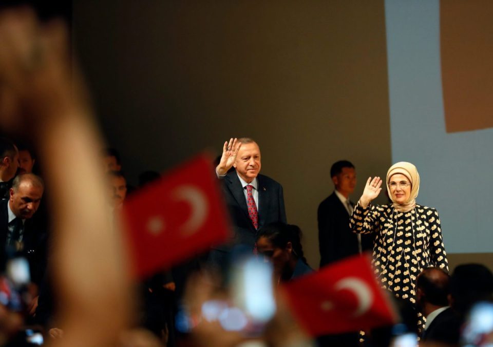 erdogan-falenderon-votuesit-jashte-vendit-dhe-u-ben-thirrje-te-votojne-me-28-maj