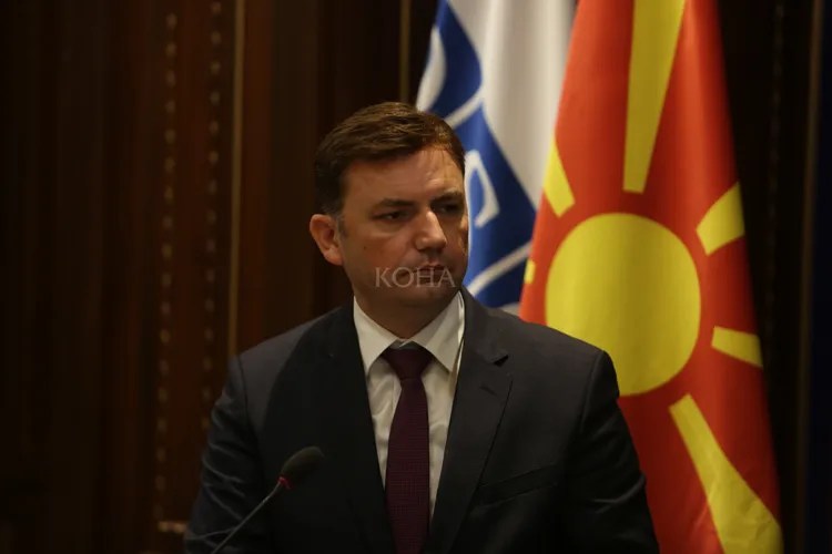 osmani:-tensionet-ne-veri-duhet-te-ulen-qe-t’i-jepet-hapesire-dialogut