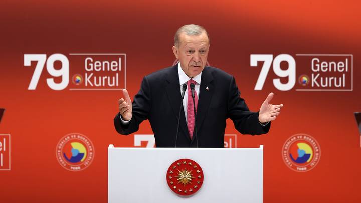 erdogan:-fituesi-i-maratones-zgjedhore-eshte-demokracia-turke-dhe-populli