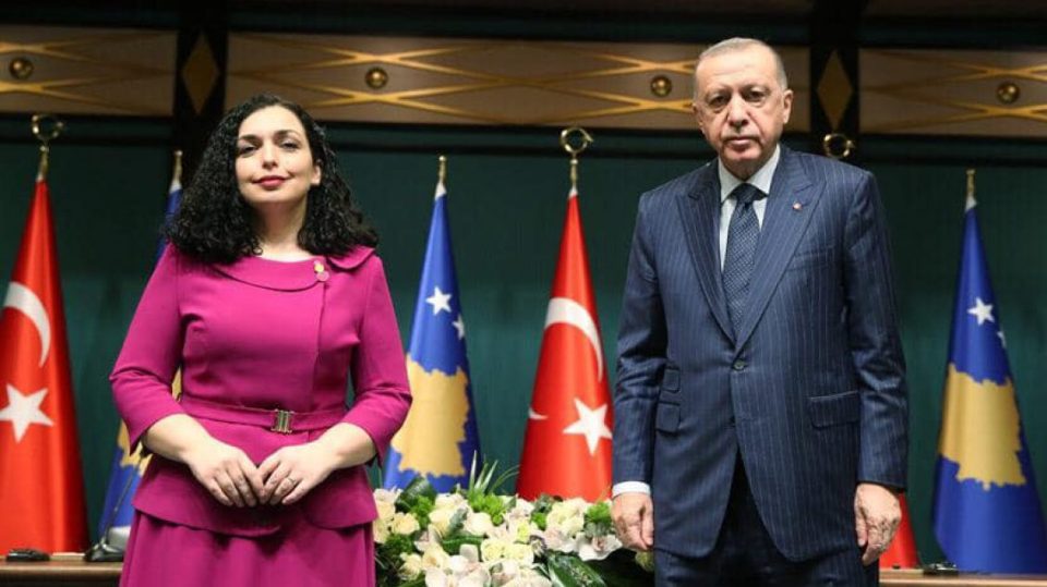 osmani-ftohet-ne-ceremonine-e-inaugurimit-te-erdoganit-si-president-i-turqise