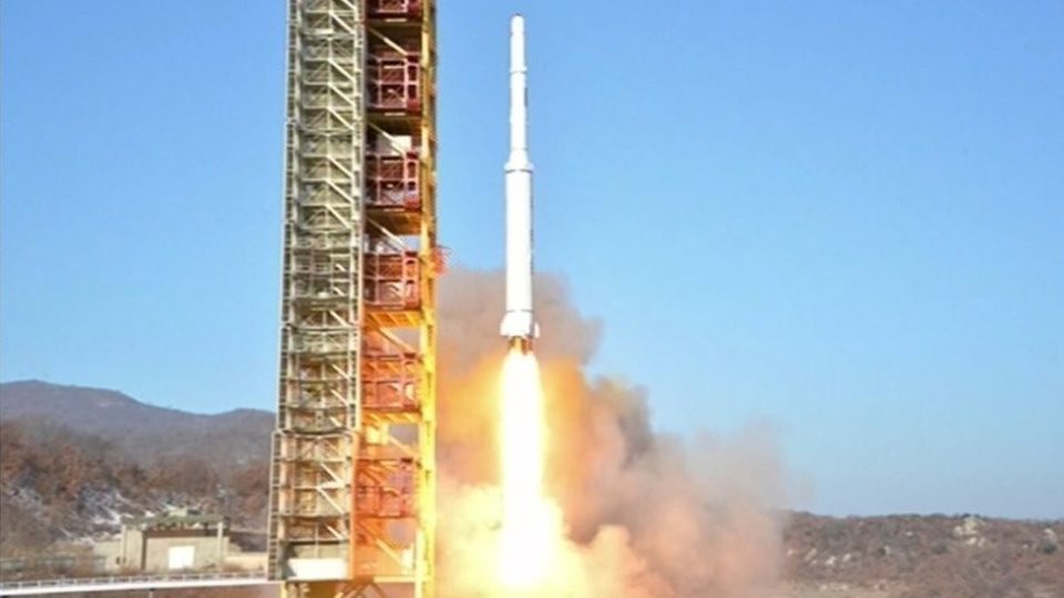 koreja-e-veriut-leshon-rakete-pas-paralajmerimit-satelitor