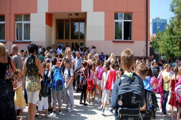 ​kaq-ka-rene-numri-i-nxenesve-ne-shkollat-fillore-dhe-te-mesme-ne-kosove