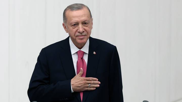 erdogan-e-dha-betimin-si-president-i-turqise-pas-rizgjedhjes-–-video