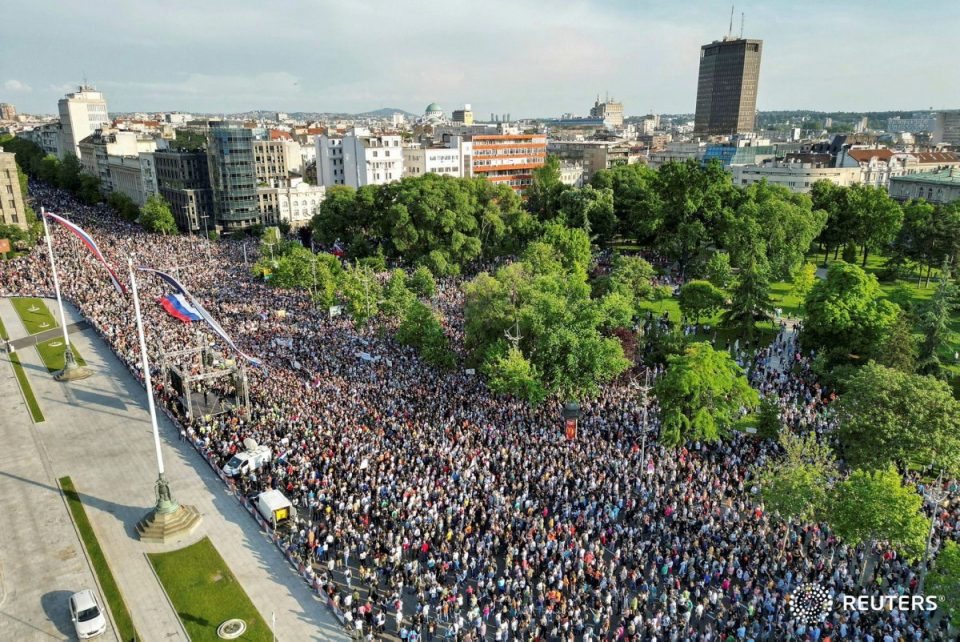 dhjetera-mijera-veta-ne-protesten-antiqeveritare-ne-serbi-–-video