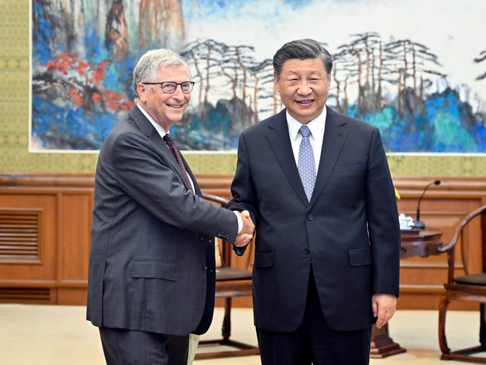 presidenti-kinez-xi-jinping-pret-ne-takim-miliarderin-bill-gates-–-video