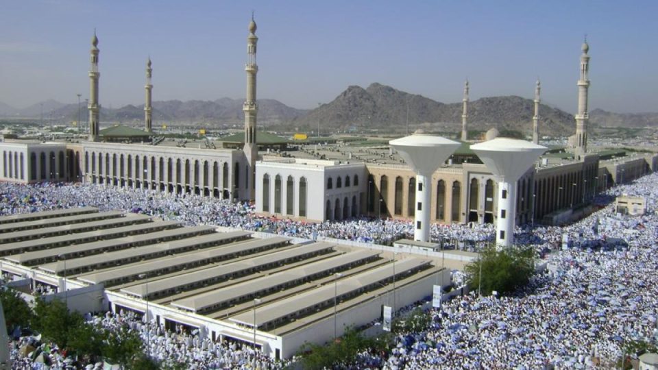 hutbeja-e-haxhit-2023-do-te-perkthehet-ne-14-gjuhe