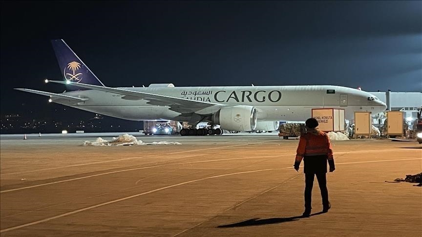 arabia-saudite-dergon-avionin-e-17-te-me-ndihma-per-te-prekurit-nga-termeti-ne-turqi-dhe-siri