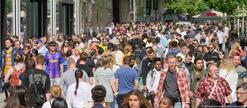 flukset-e-emigranteve-tejmbushin-gjermanine