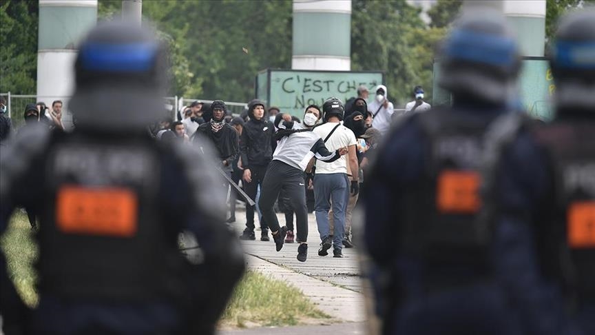 bota-france,-arrestohen-667-persona-ne-protestat-qe-vazhduan-pergjate-nates