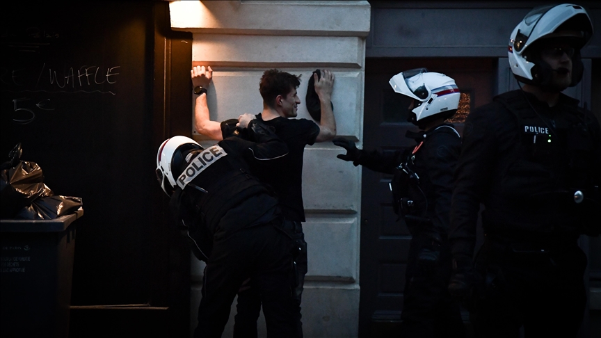 policia-franceze-arrestoi-mbi-1.300-persona-ne-naten-e-katert-te-protestave-te-dhunshme
