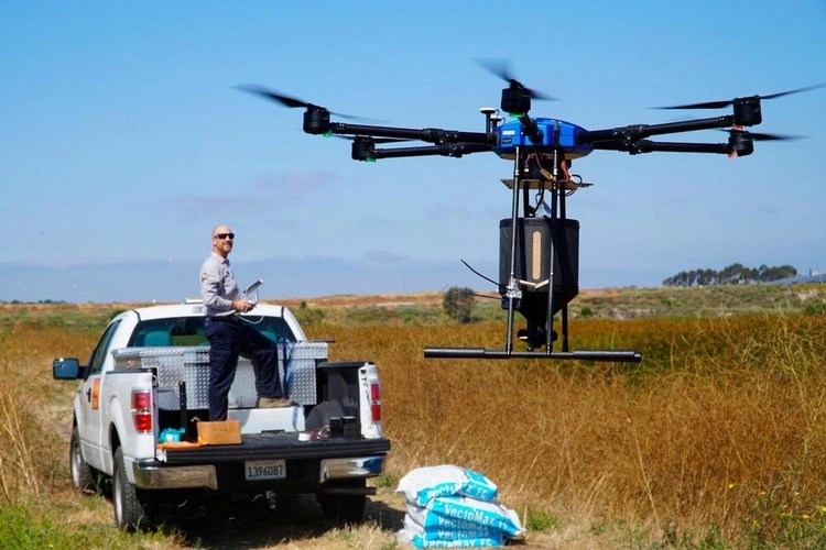 kalifornia-perdor-dronet-per-reduktimin-e-mushkonjave-–-video