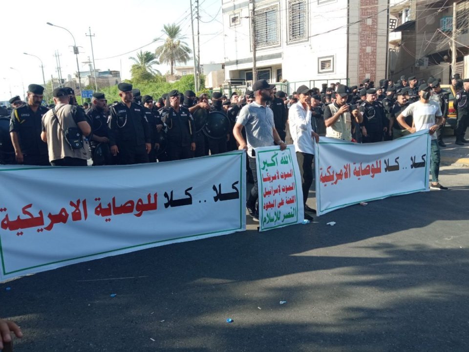 protestuesit-ne-bagdad-bejne-thirrje-per-t’i-dhene-fund-nderhyrjes-se-shba-se
