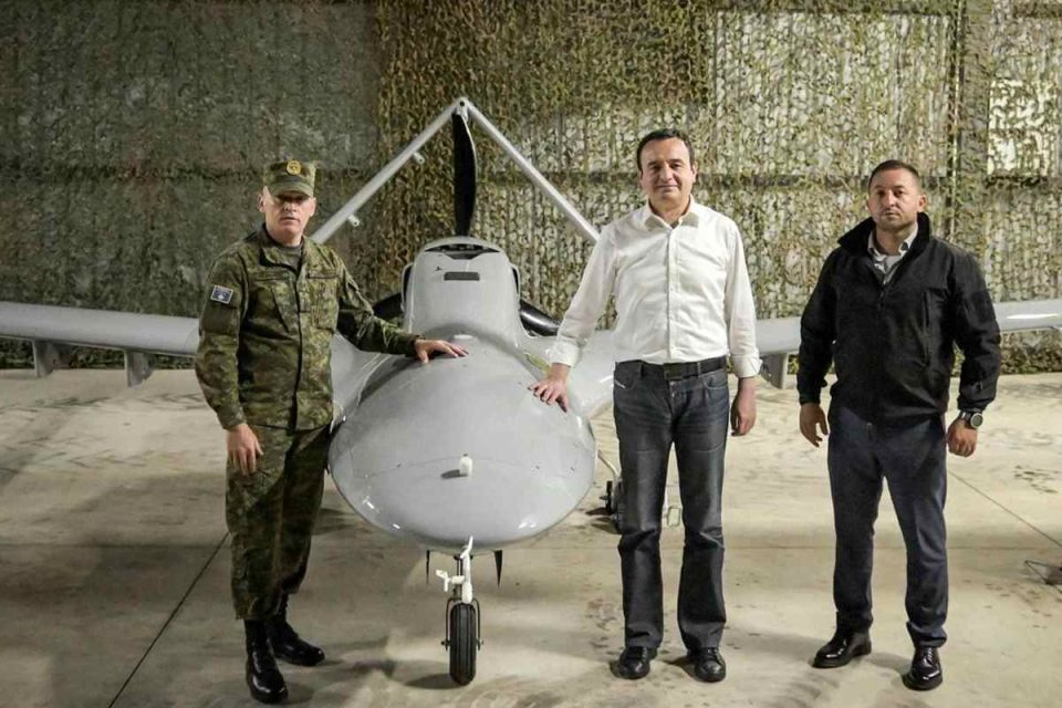 ushtria-e-kosoves-behet-me-drone-bayraktare