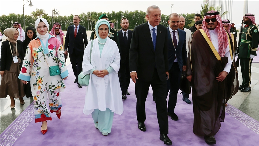 presidenti-erdogan-mberrin-ne-arabine-saudite-per-bisedime