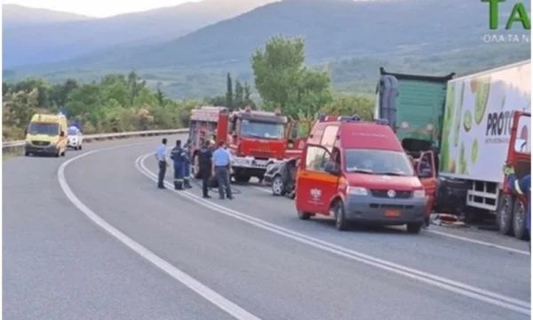 aksident-tragjik-ne-greqi,-humbin-jeten-5-shqiptare