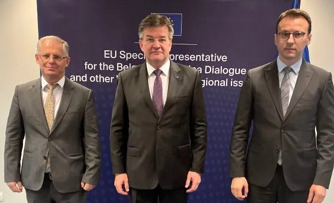 kosova-dhe-serbia-rikthehen-ne-tavolinen-e-bisedimeve