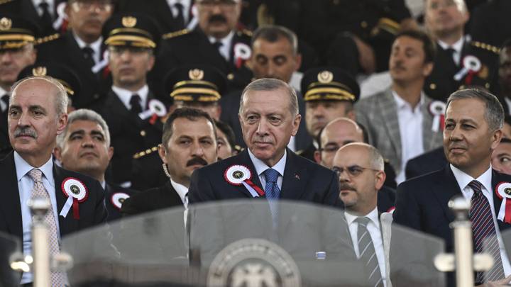 erdogan:-lufta-kunder-terrorizmit,-celesi-i-zgjidhjes-se-emigracionit