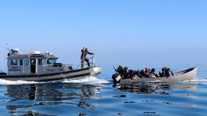brigjet-e-tunizise,-nga-fillimviti-zbulohen-mbi-900-trupa-te-migranteve