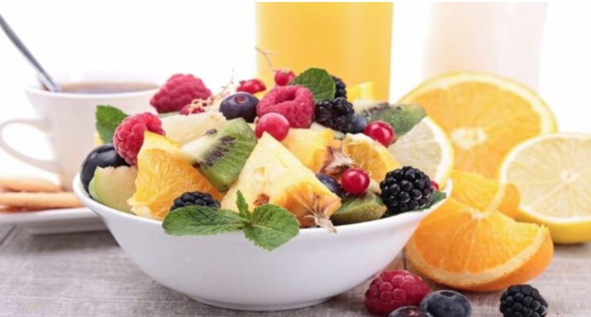 frutat-qe-hidratojne-me-shume,-hani-sa-me-shume-ne-ditet-e-nxehta