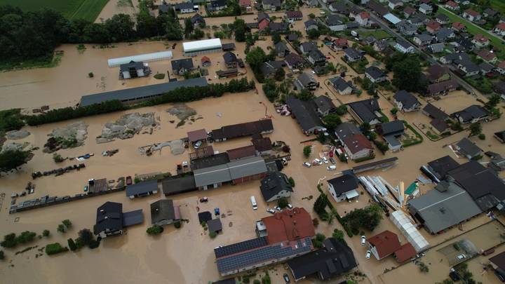 permbytje-dhe-evakuime-nga-stuhia-e-madhe-ne-slloveni