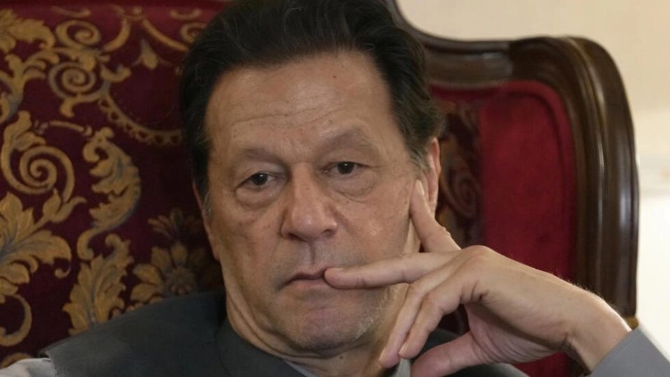 ish-kryeministrit-te-pakistanit-i-ndalohet-perfshirja-ne-politike-per-pese-vjet