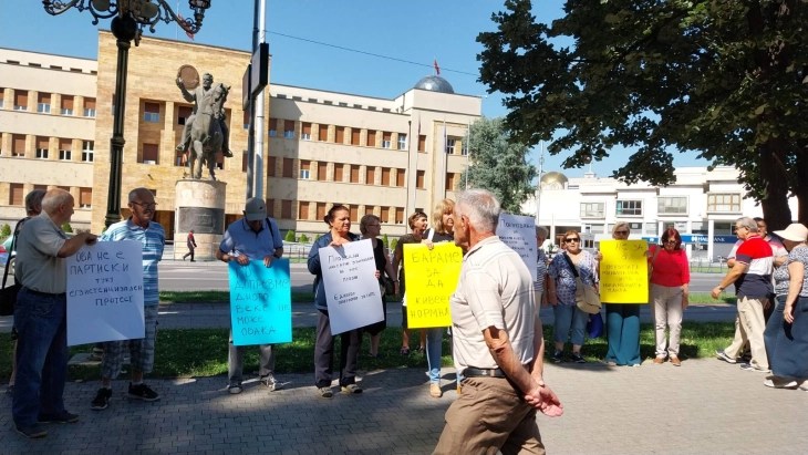 rmv:-pensionistet-protestojne,-kerkojne-rritje-te-pensioneve