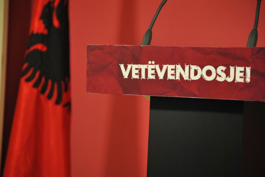 vetevendosje-nis-procedure-disiplinore-ndaj-asamblistit-mujeci,-i-cili-dyshohet-se-u-kap-me-droge-ne-shqiperi