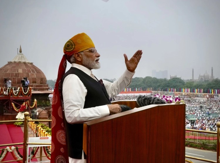 kryeministri-indian-modi-premton-zhvillim-ekonomik-ne-76-vjetorin-e-pavaresise