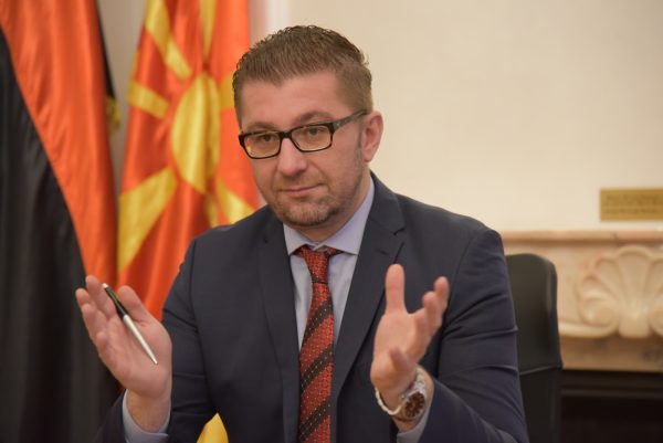 mickoski:-s’i-votojme-ndryshimet-kushtetuese,-zgjedhjet-e-reja-rrugedalja-e-vetme