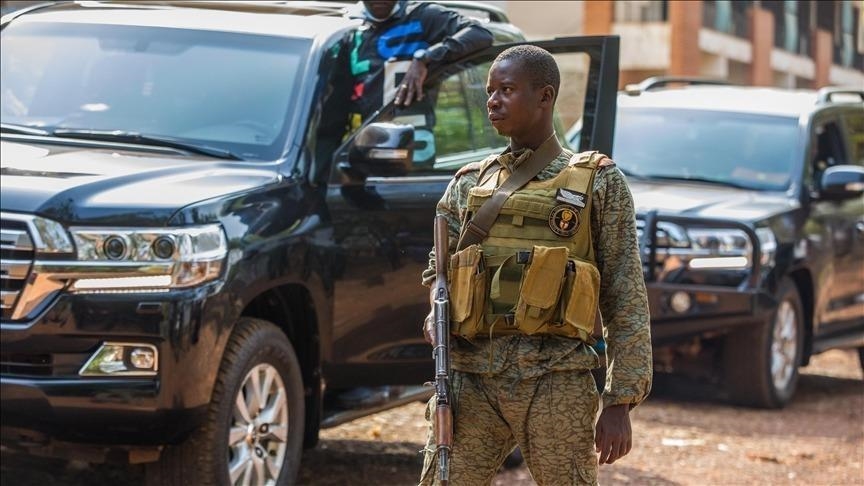 pas-pucit-ne-gabon,-kameruni-dhe-ruanda-bejne-ndryshime-ne-radhet-e-ushtrise