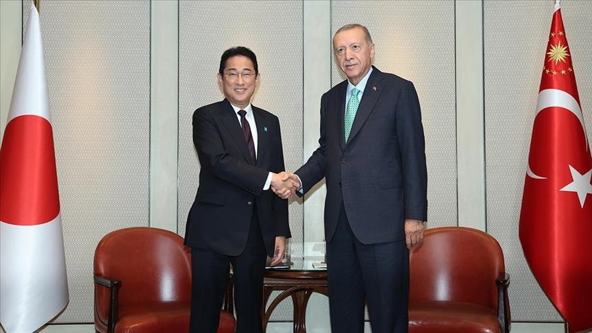 presidenti-erdogan-takohet-me-kryeministrin-japonez-ne-indi