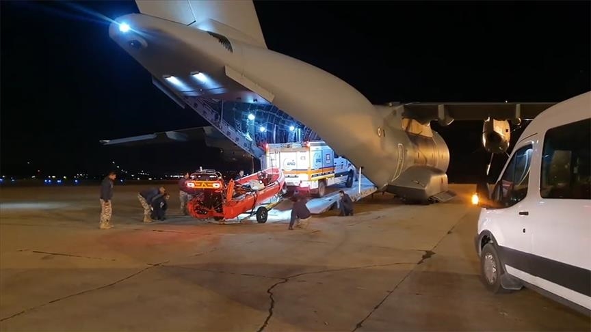 avione-me-ndihma-dhe-ekipe-shpetimi-nga-turkiye-nisen-per-ne-libi