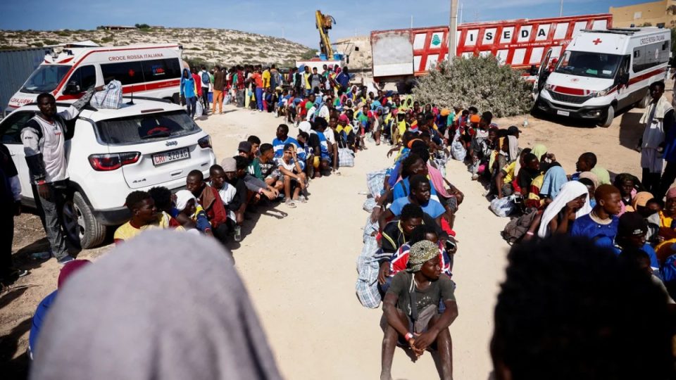 gjendje-e-jashtezakonshme-ne-lampedusa,-emigrantet-transferohen-ne-sicili