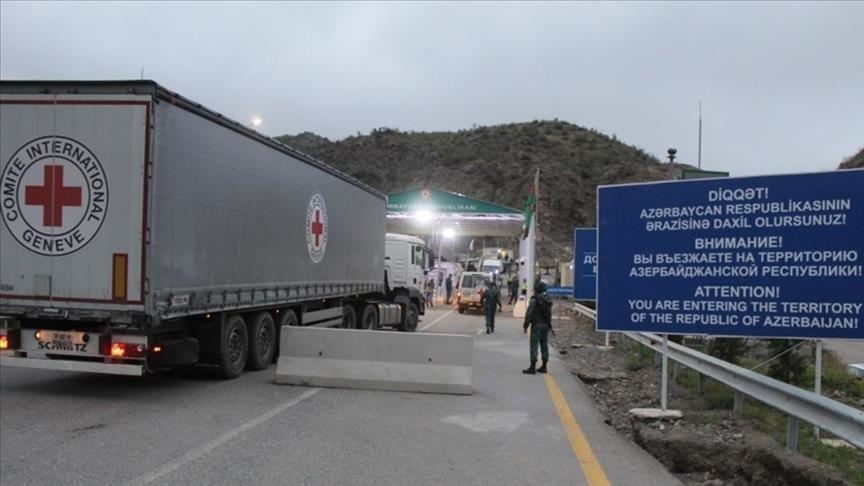azerbajxhani:-mbi-rrugen-lacin-u-krijua-korridor-humanitar-per-evakuimin-e-popullates-civile-armene