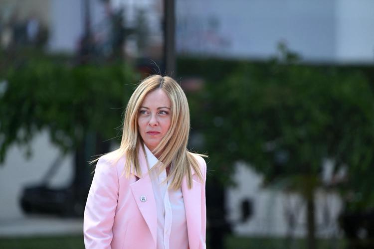 meloni:-emigrantet-duhet-te-kene-nje-garanci-prej-5000-eurosh-per-te-shmangur-transferimin-ne-qendra