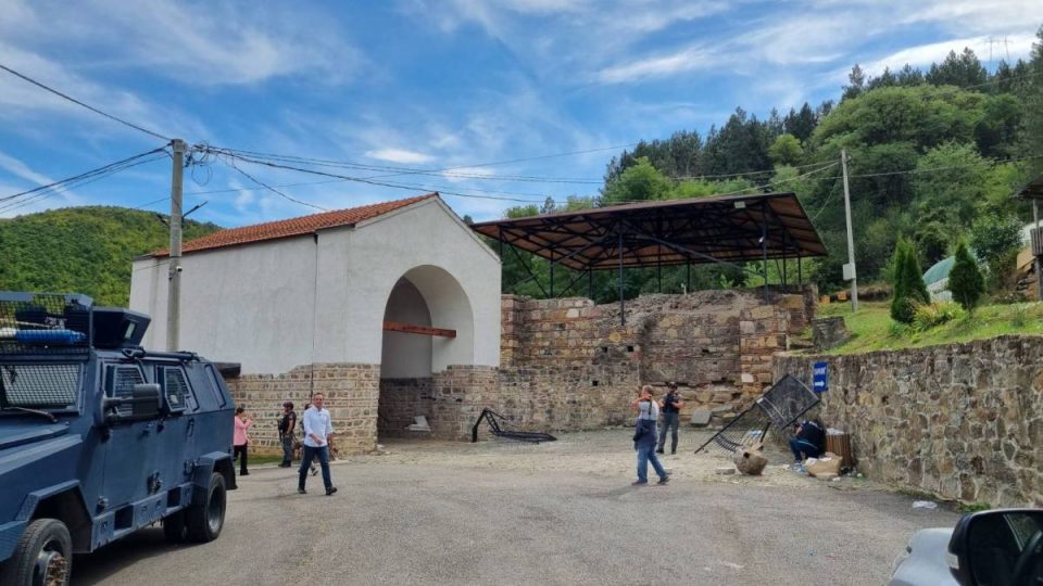 pamje-brenda-ne-banjske-pas-sulmit-terrorist