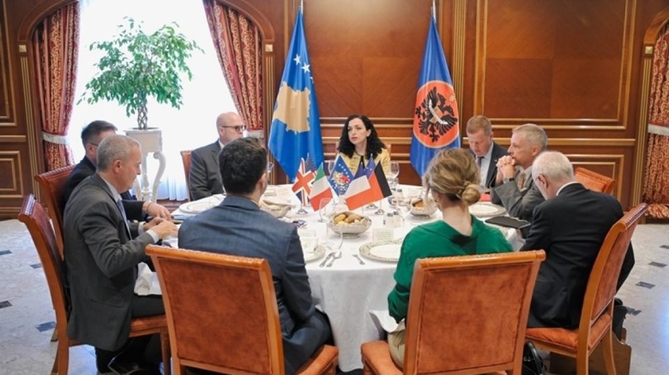 osmani-pas-takimit-me-ambasadoret-e-quint-it:-te-kerkohet-llogari-nga-serbia-per-veprimet-kunder-kosoves