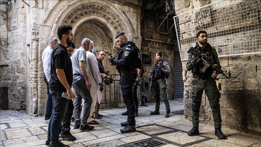 policia-izraelite-i-ndalon-njerezit-te-hyjne-ne-al-aksa-para-namazit-te-xhumase