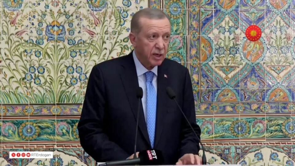 erdogan:-sulmet-ne-gaza-ndaj-spitaleve,-vendeve-te-kultit-dhe-objekteve-“cnjerezore-dhe-barbarizem”