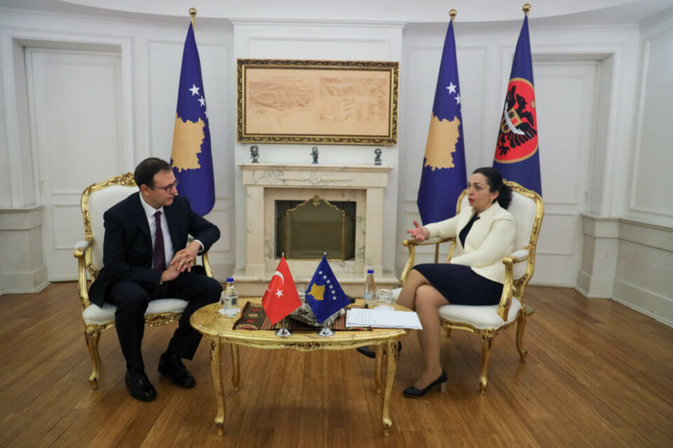 osmani-takohet-me-ambasadorin-e-turqise,-diskutuan-per-bashkepunimin-ndershteteror