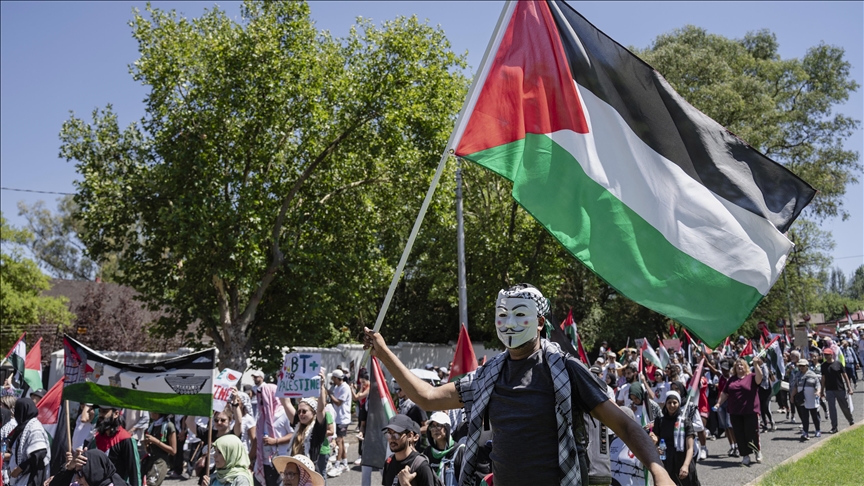 mijera-protestues-ne-johannesburg-ne-mbeshtetje-te-palestines:-“izraeli-eshte-vrases-i-femijeve”