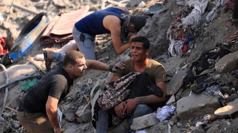 “gjendje-paniku”-pas-bombardimit-te-kampit-te-refugjateve-bureij-ne-gaza