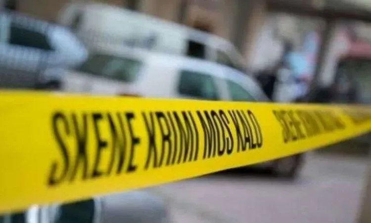 nje-burre-gjendet-i-vdekur-ne-nje-veture-te-braktisur-ne-prizren,-policia-e-cileson-vdekje-te-dyshimte