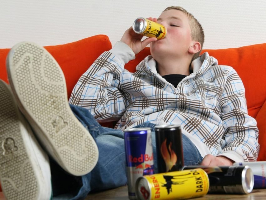 pse-pijet-energjike-dhe-me-kafeine-nuk-duhet-te-konsumohen-nga-femijet?
