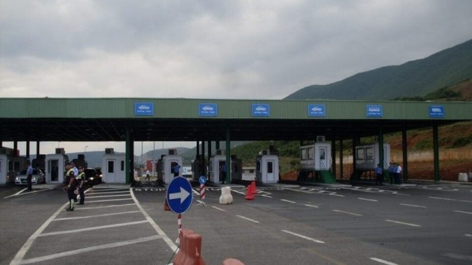 aktakuze-ndaj-23-policeve-qe-mbikeqyrin-kufirin-me-shqiperine,-lejuan-te-hyjne-ne-kosove-persona-pa-u-verifikuar